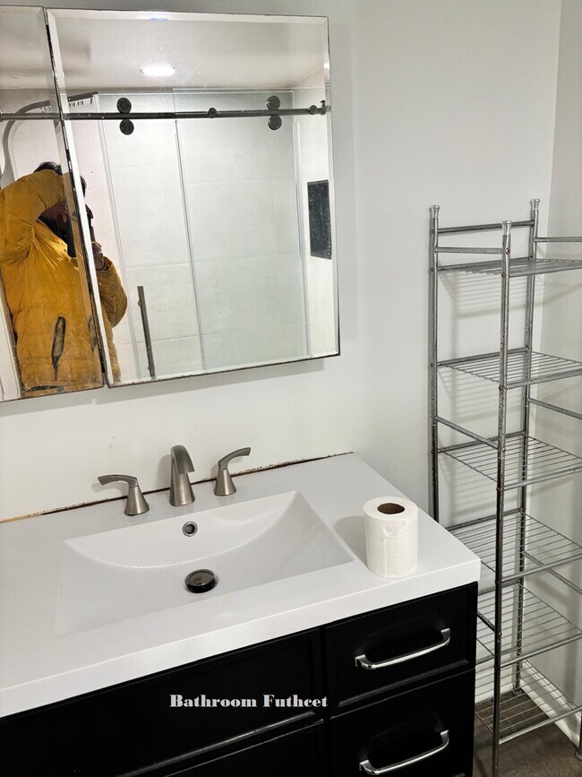 Building Photo - 1550 Renate Dr