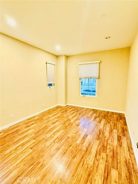 Building Photo - 114 Chestnut Grove