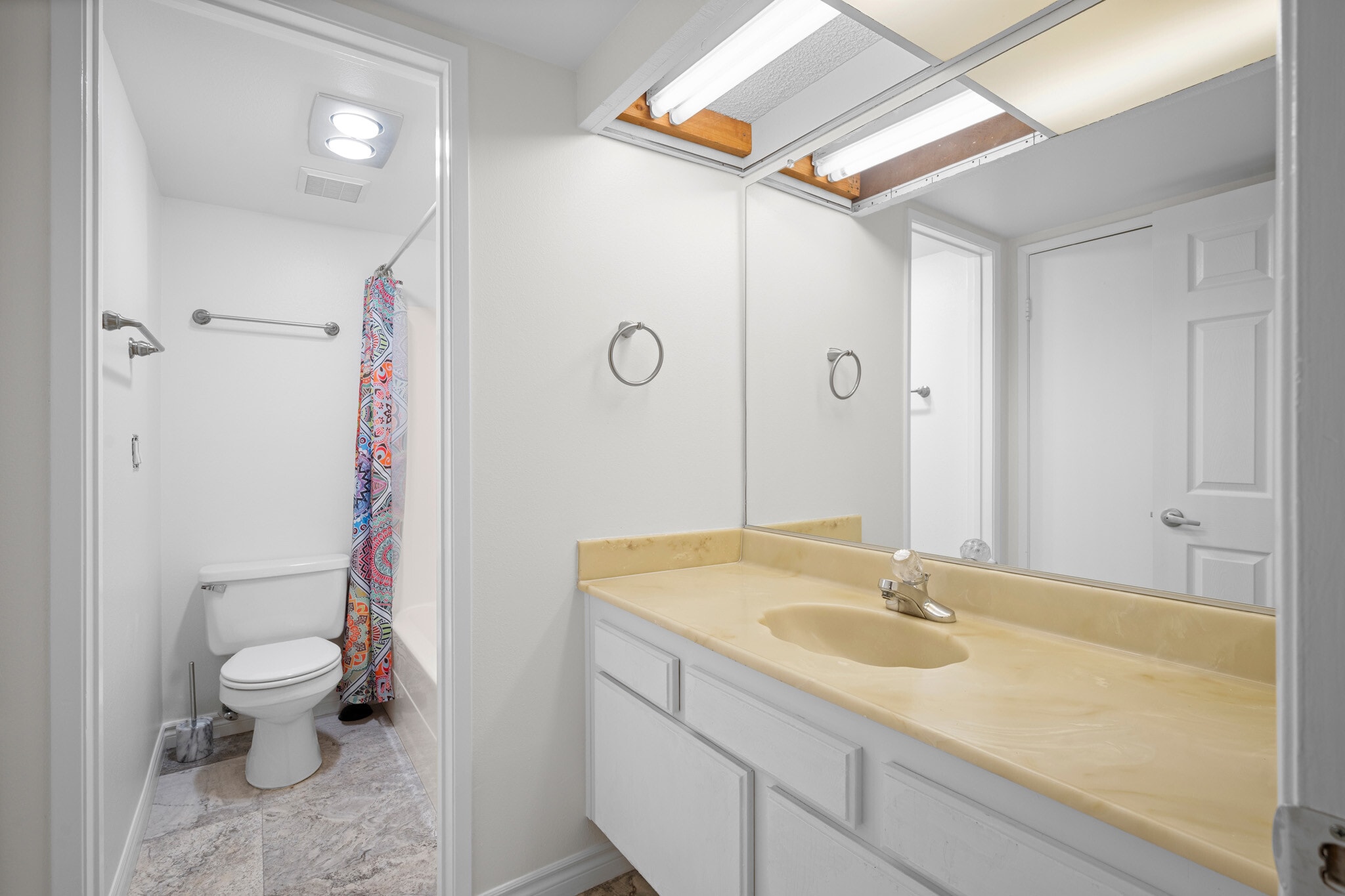 Building Photo - 323 N Jackson St