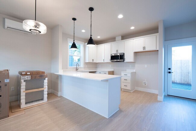 Building Photo - New Build 3 Bed, 1.5 Bath Rental Home in Centennial neighborhood!