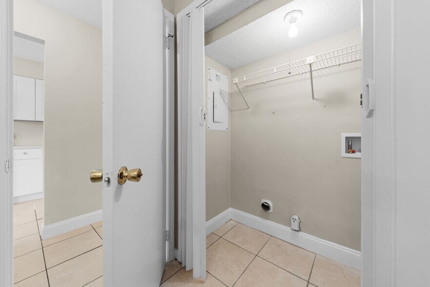 Building Photo - 4259 Polo Ct