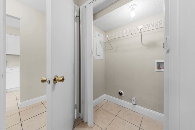 Building Photo - 4259 Polo Ct
