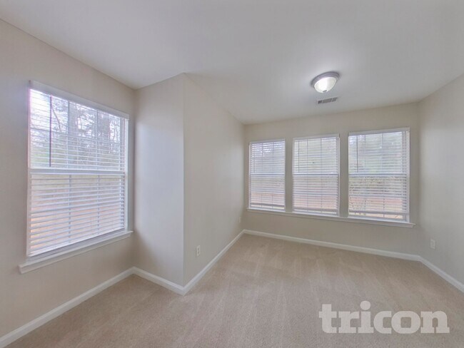 Building Photo - 708 Percevil Point