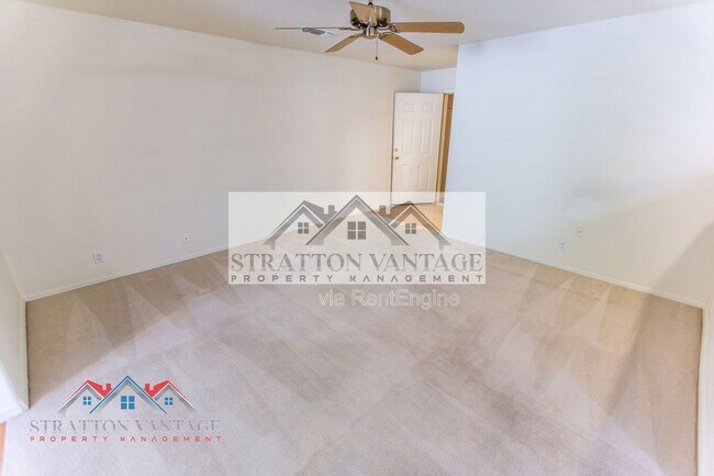 Building Photo - 10864 E Lindner Ave