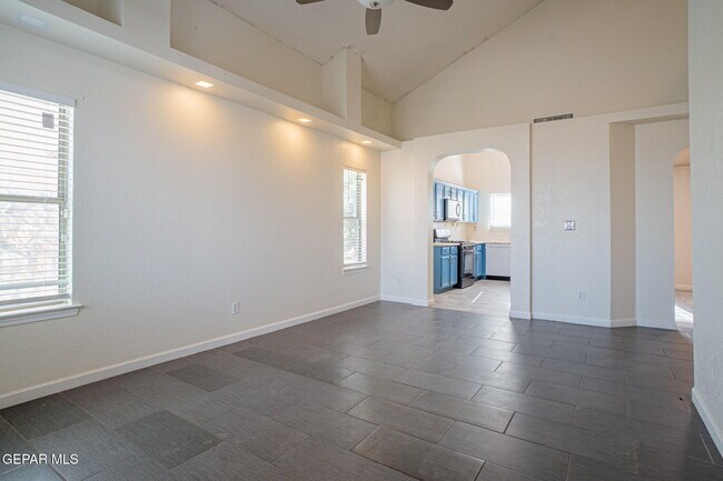 Building Photo - 7041 Falling Leaf Cir