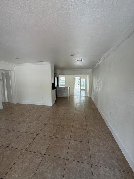 Building Photo - 1702 W Dempsey Ave