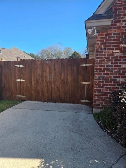 Building Photo - 361 Autumn Lakes Rd