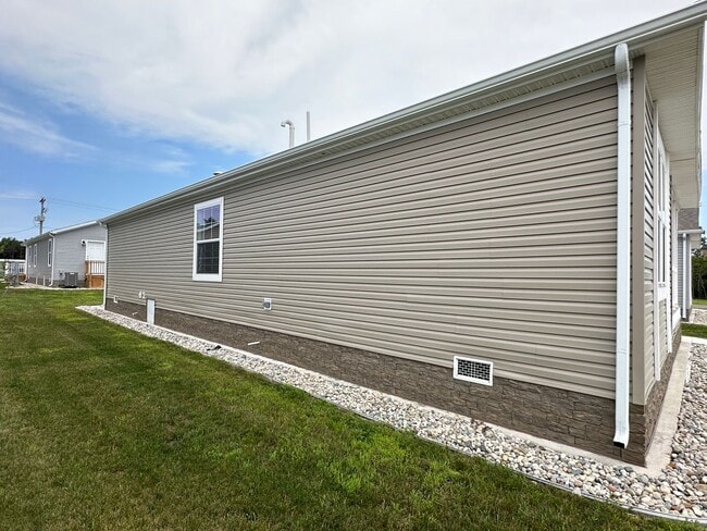 Building Photo - Ellis Landing