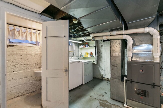 Building Photo - 126 Park Ave