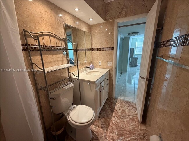 Building Photo - 3181 S Ocean Dr