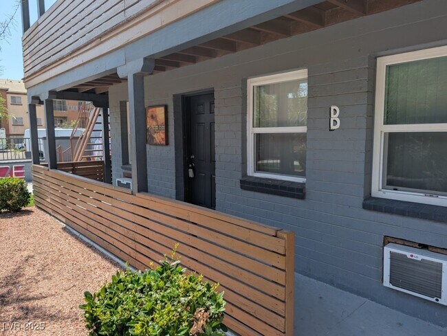 Building Photo - 319 N 11th St