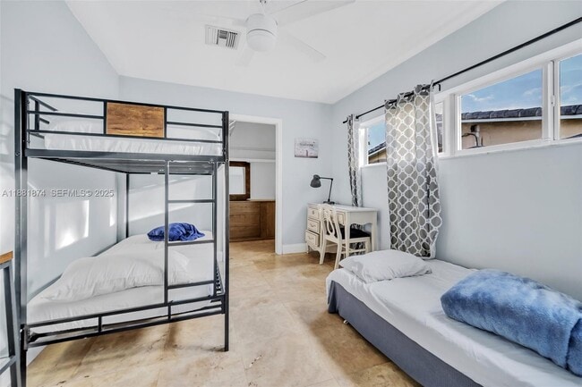 Building Photo - 5207 Hayes St