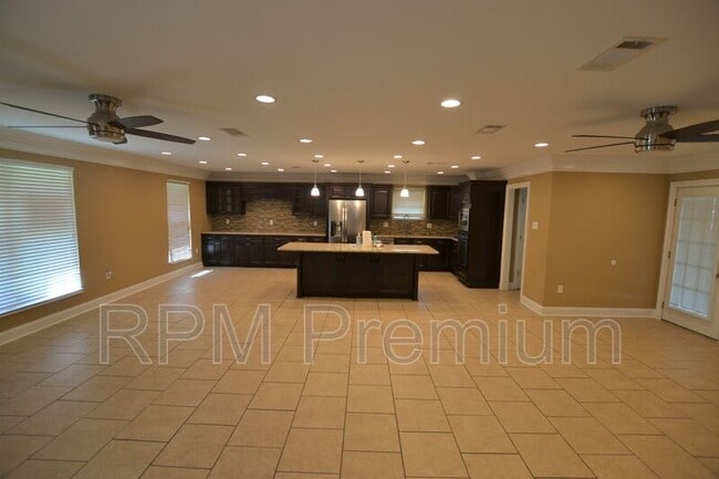 Building Photo - 3552 Platt Dr