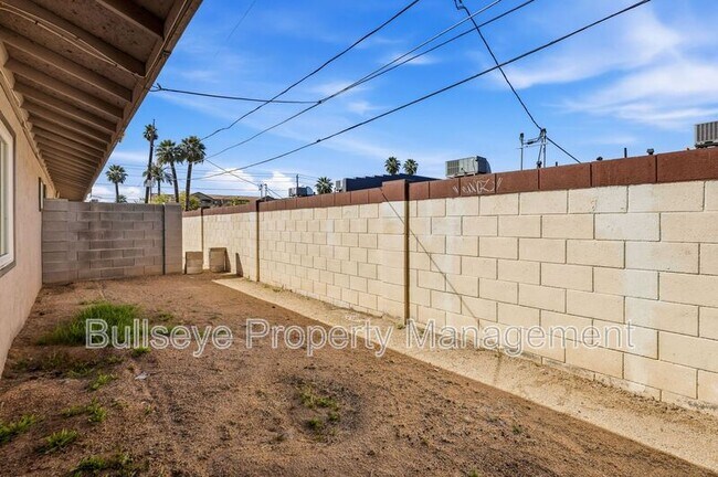 Building Photo - 840 E Turney Ave