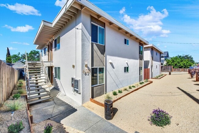 Building Photo - 620 Military E