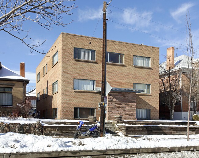 Primary Photo - 231 Logan St