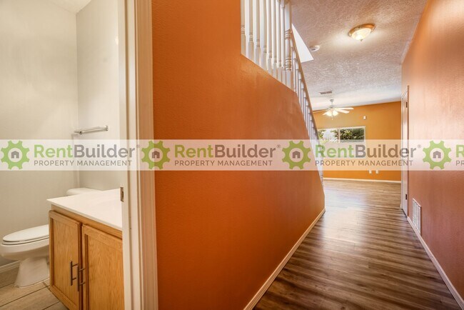 Building Photo - 1105 Casa Tomas Rd NE