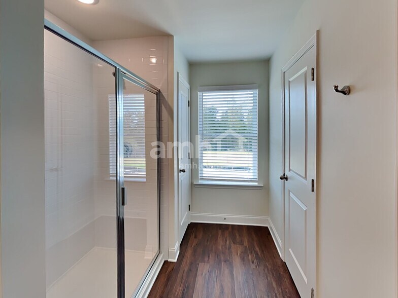 Building Photo - 180 Pecan Dr