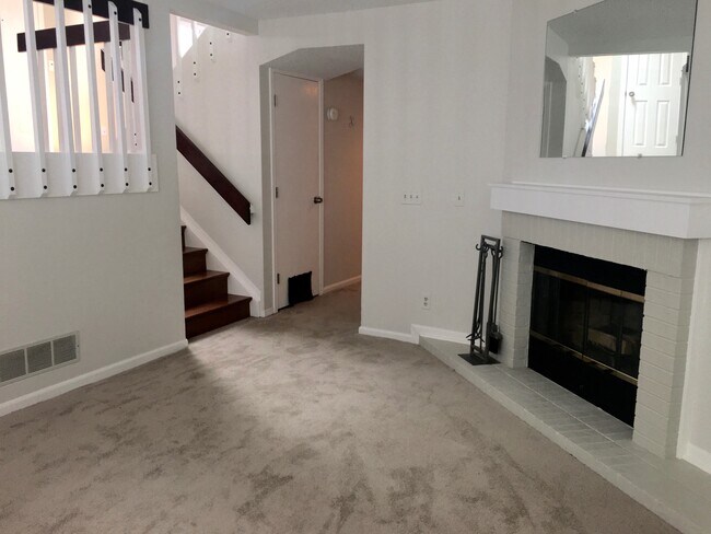 Building Photo - 9425 Joyce Ln.