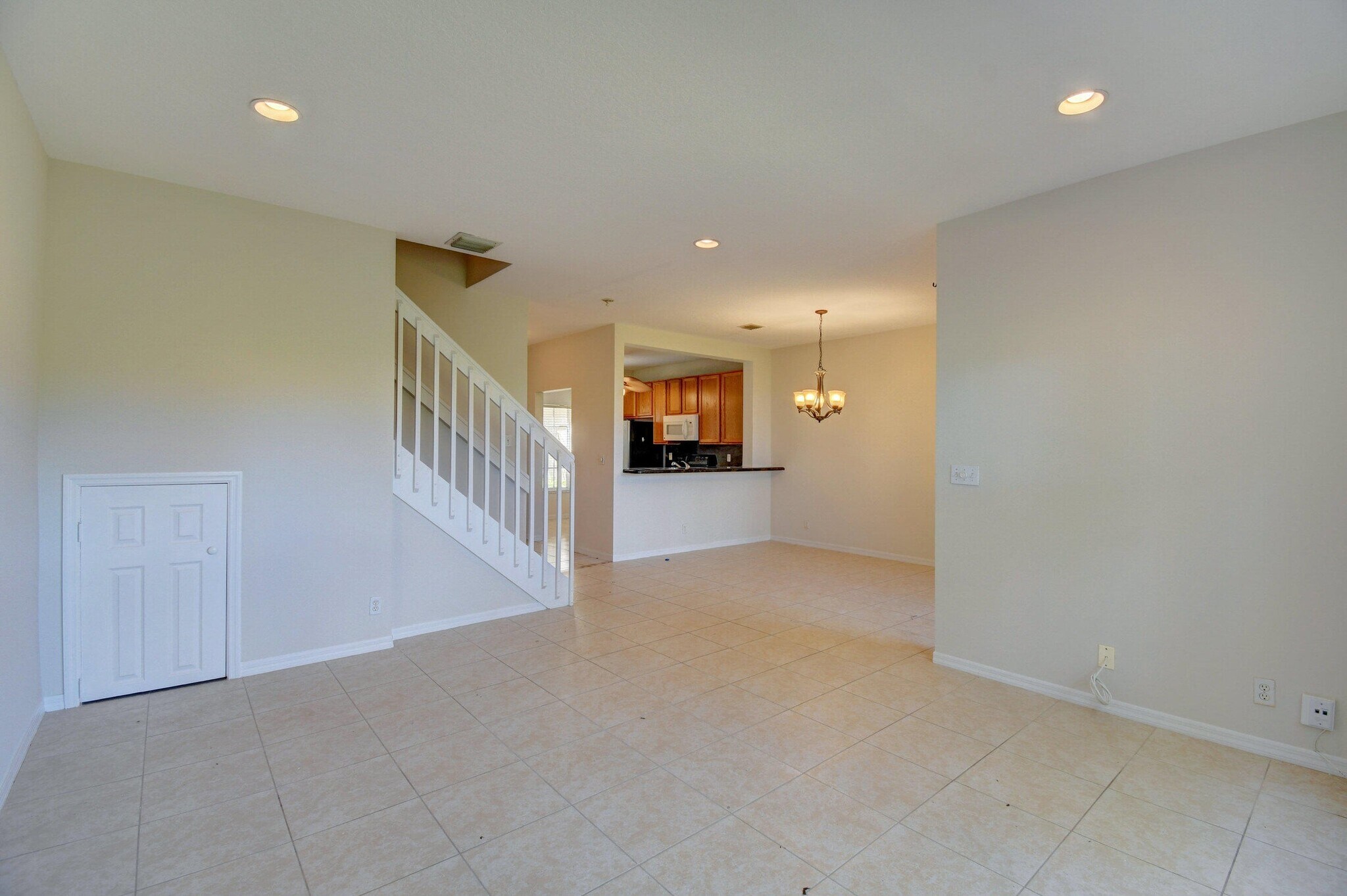 Building Photo - 6414 Park Lake Cir