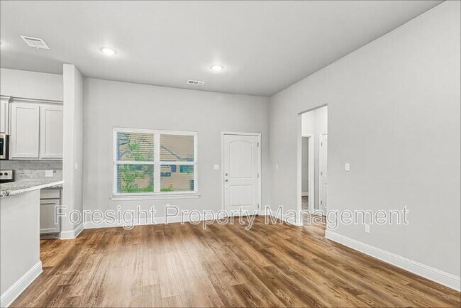 Building Photo - 2902 Orchid Dr