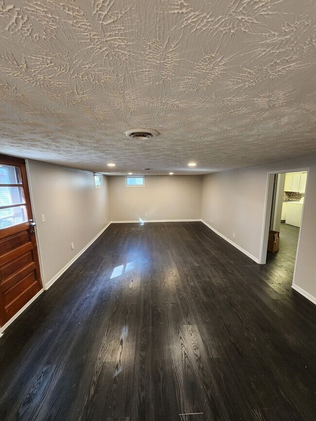 Building Photo - 628 N 47th St