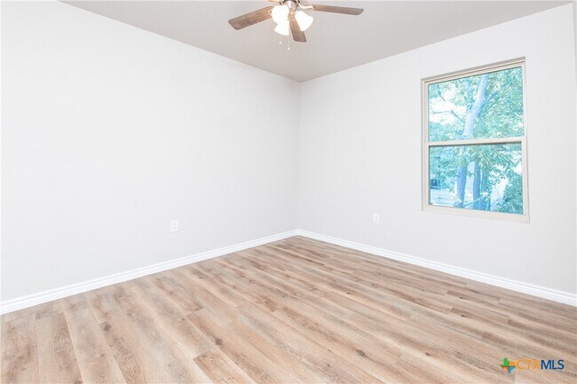 Building Photo - 2351 S Wall St