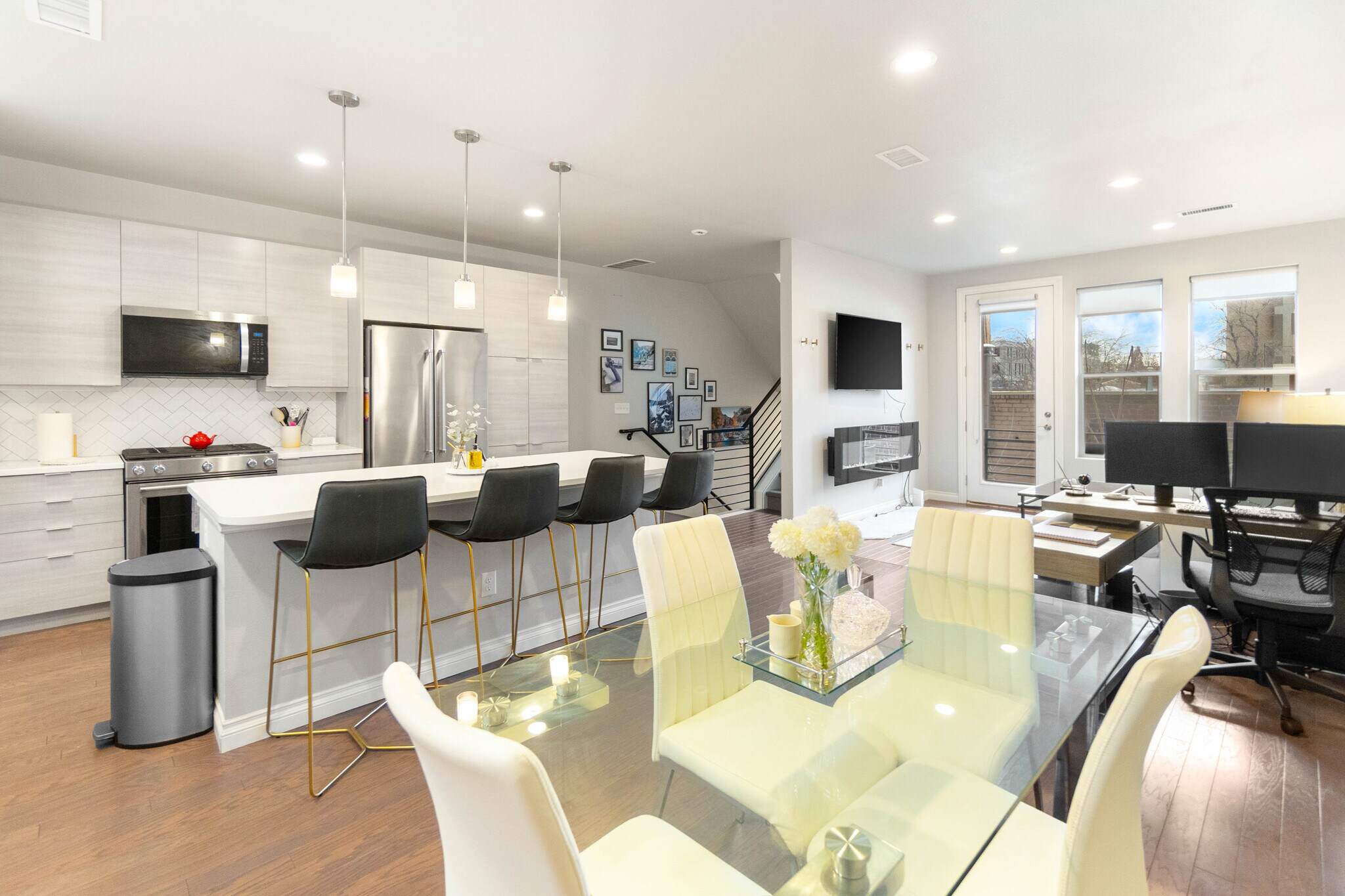 Building Photo - 2051 N Downing St