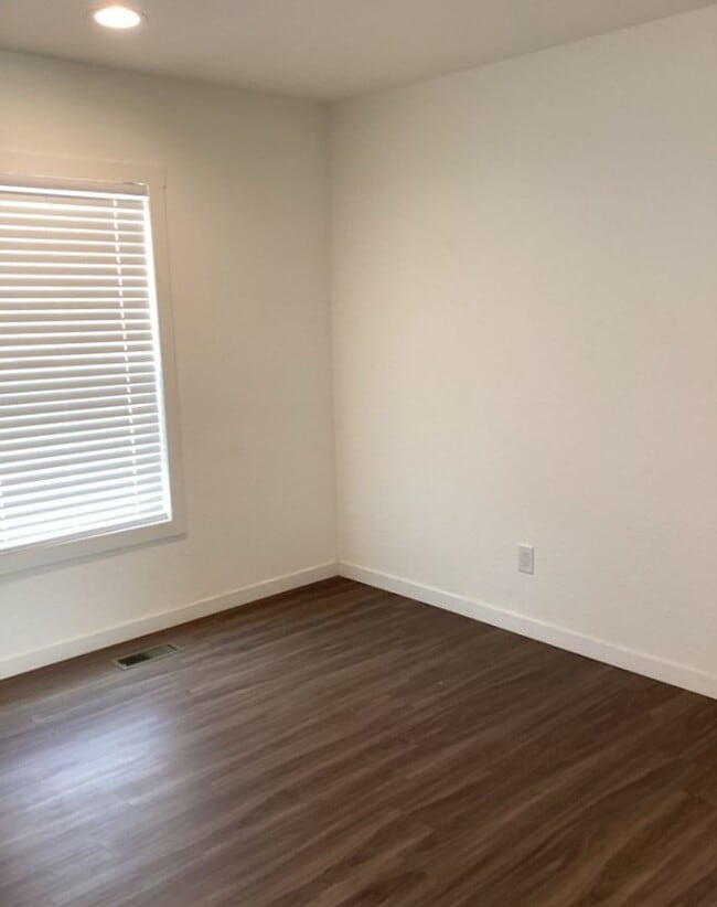 Building Photo - 818 S 4575 W