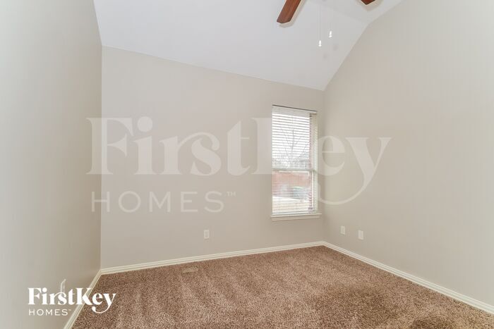 Building Photo - 3921 Cloudcrest Dr