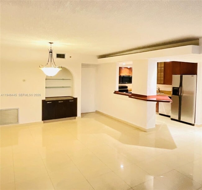 Building Photo - 919 Hillcrest Dr