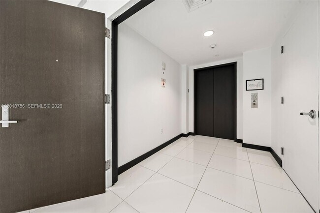 Building Photo - 900 Biscayne Blvd