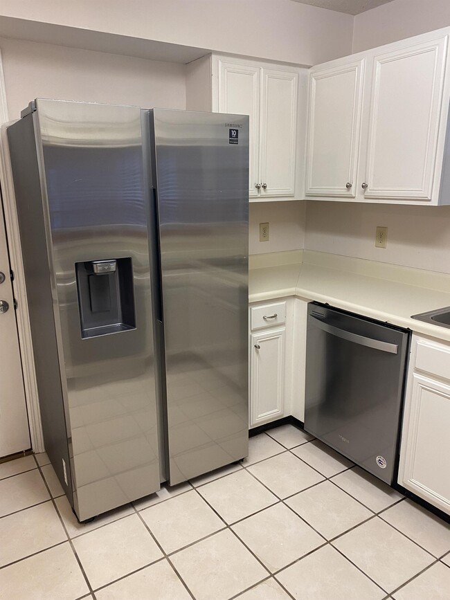 Building Photo - 54 Summer Oaks Dr