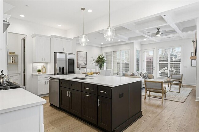 Building Photo - 110 Via Roma