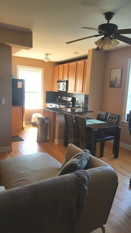 Building Photo - 5150 N Avers Ave