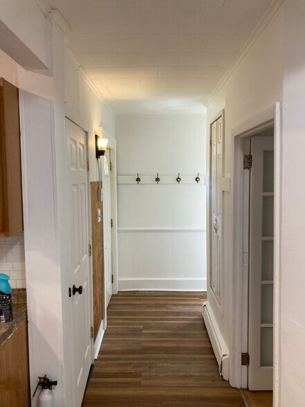 Building Photo - 405 Bellevue St