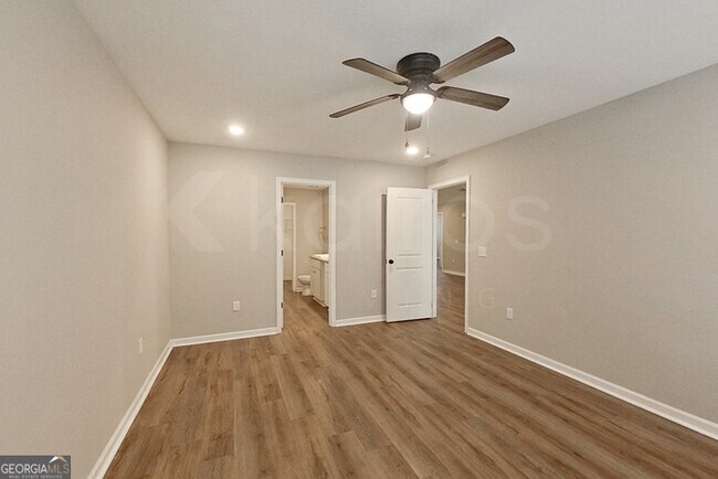 Building Photo - 132 Cottage Grove Rd