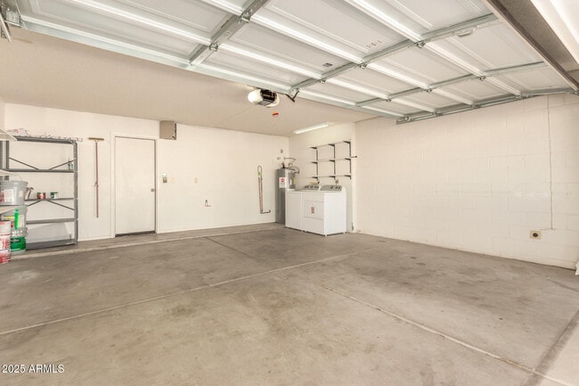 Building Photo - 3329 E Siesta Ln