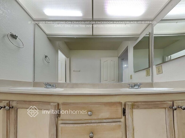 Building Photo - 1084 Armsby Way