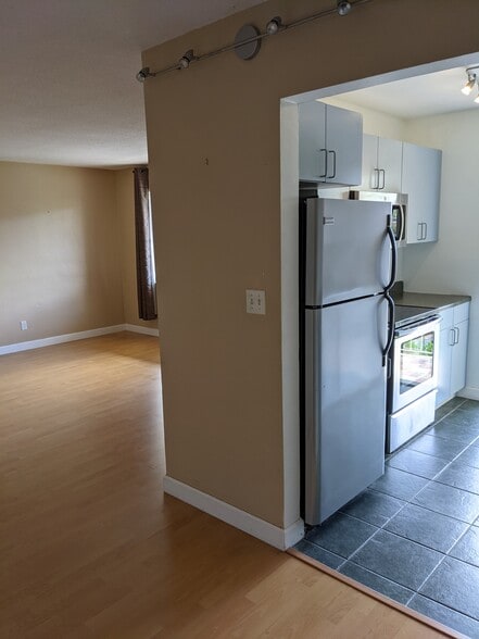 Dinning/Kitchen - 3061 NE 49th St