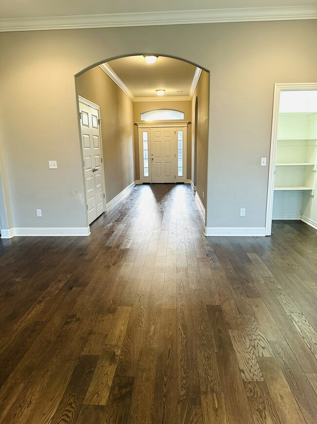 Building Photo - 4403 SW Eggersway Pl