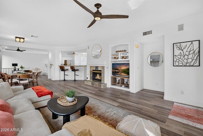 Building Photo - 15221 N Clubgate Dr