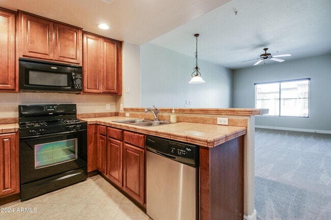 Building Photo - 5450 E Deer Valley Dr