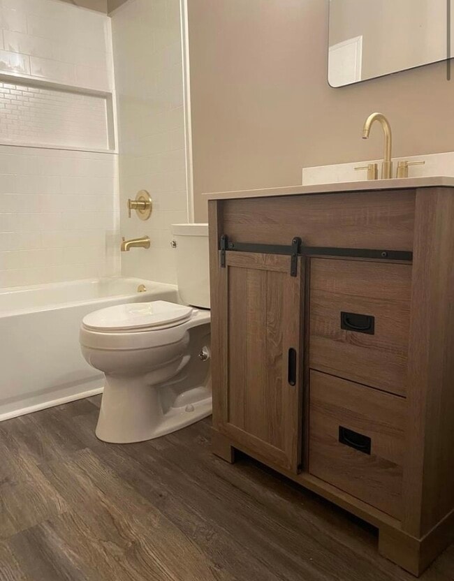 Building Photo - 31 Savona St