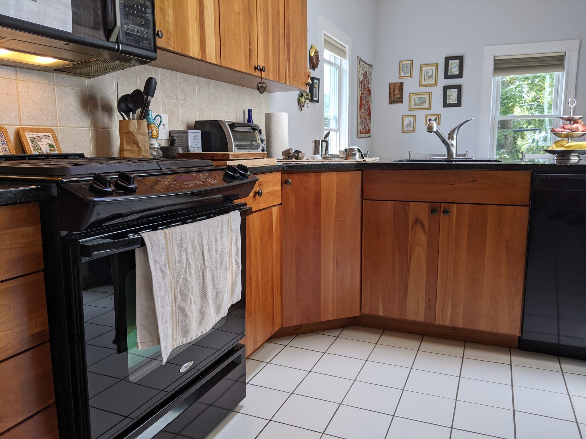 Building Photo - 184 White St