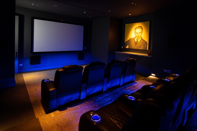 Building Photo - 118 E Erie St