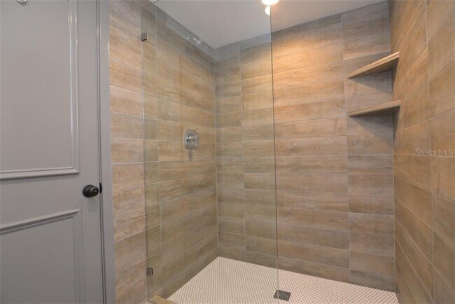 Building Photo - 361 W Lake Faith Dr