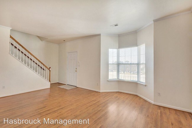 Building Photo - 4 br, 3.5 bath House - 4605 Briarwood Drive