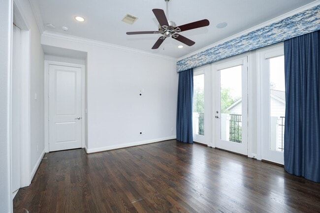 Building Photo - 2212 Stuart St