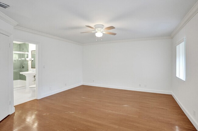 Building Photo - 1330 NW 13th St